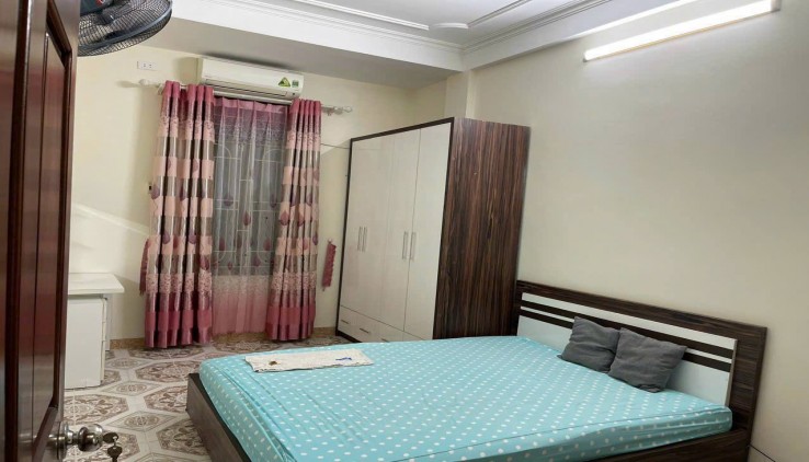Cho thuê nhà Phố Chùa Hà 4.5 tầng, 25m2, 3 ngủ, VP kết hợp ở gia đình 14 Triệu